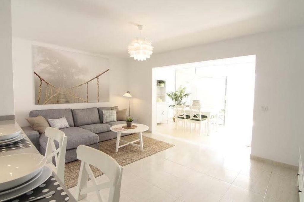 Ground Floor Apartment Suite With Private Garden, Los Charcos Costa Teguise Exterior foto